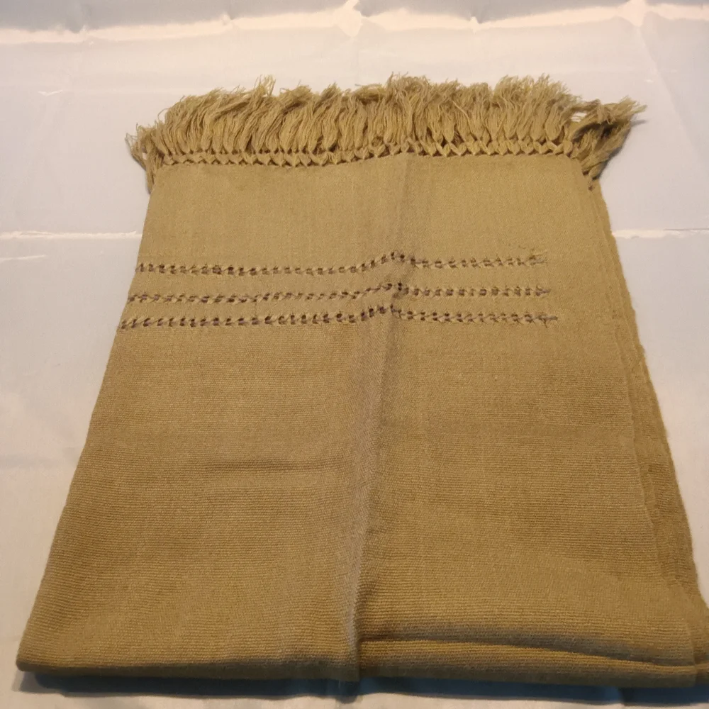 Shawl - Picture 5 of 8